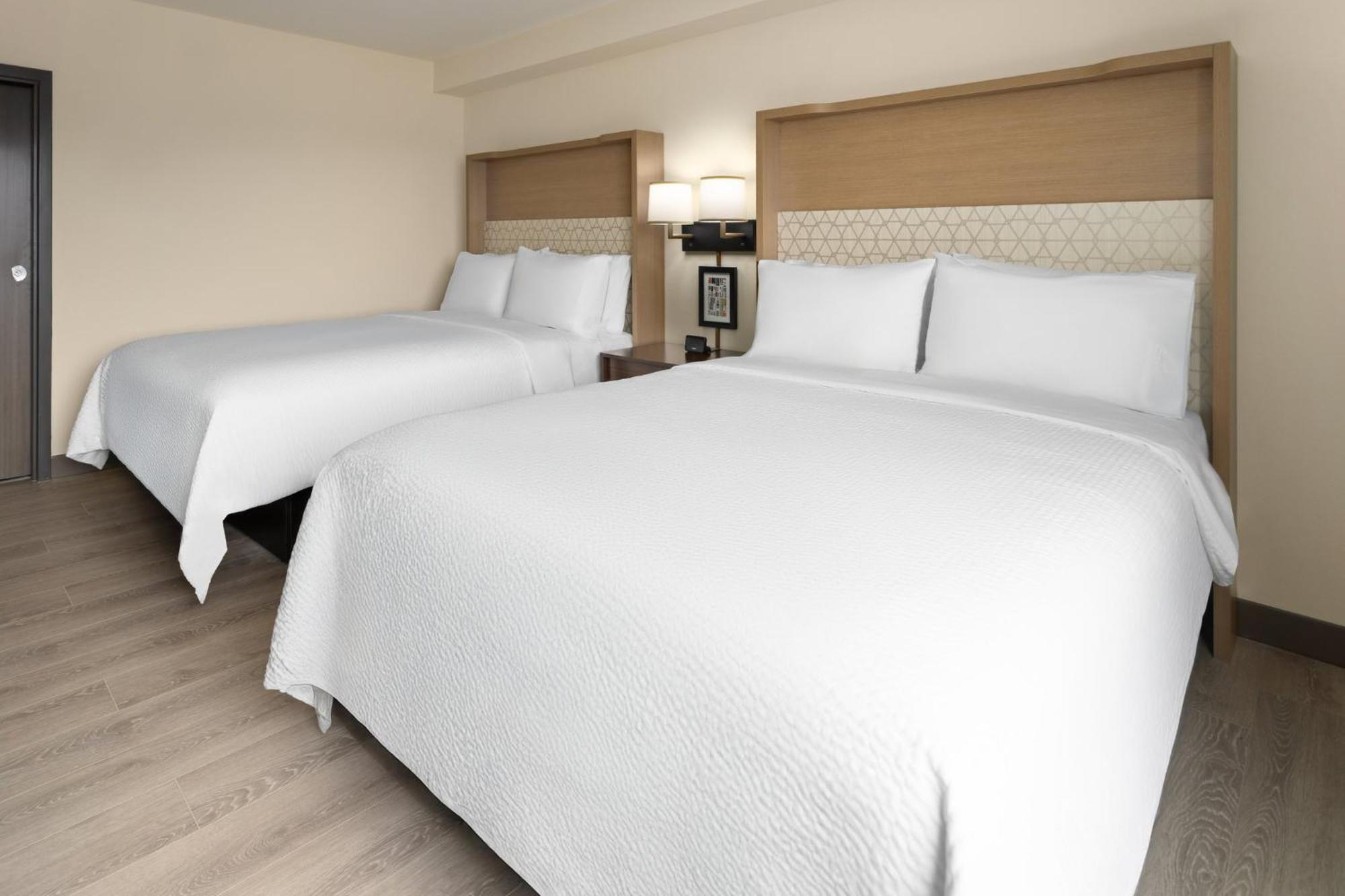 Holiday Inn & Suites Richmond West End, An Ihg Hotel Exterior foto